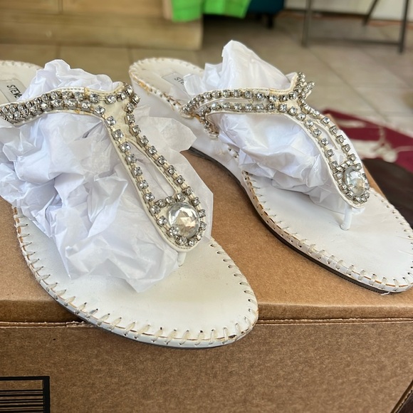 Steve Madden Women’s Rhinestone Thong Slip in Sandals Sz 7 1/2 - Picture 1 of 15